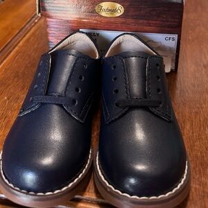 FootMates Classic Navy Dress Shoes for boys